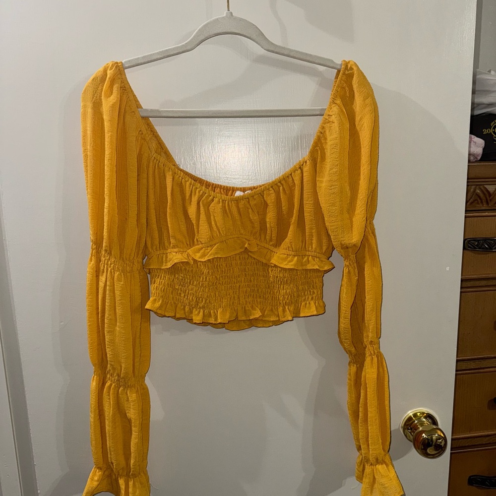 Le Lis Mustard Ruffled Top - Picture 2 of 6